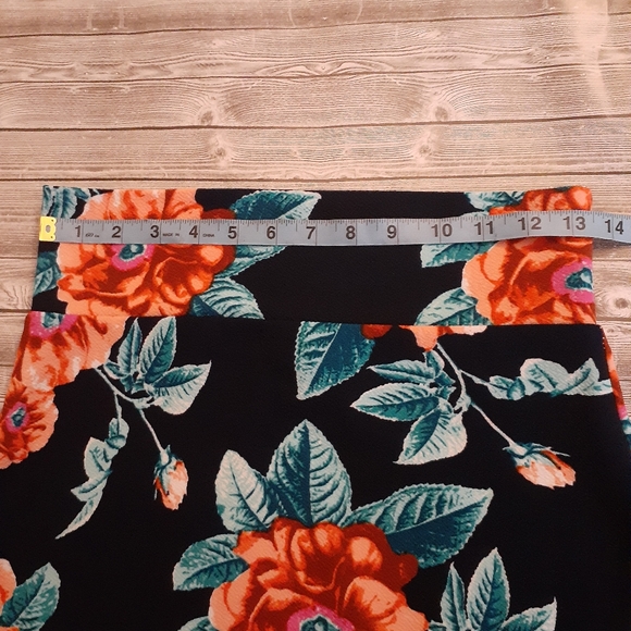 Floral Pencil Skirt - Picture 3 of 3